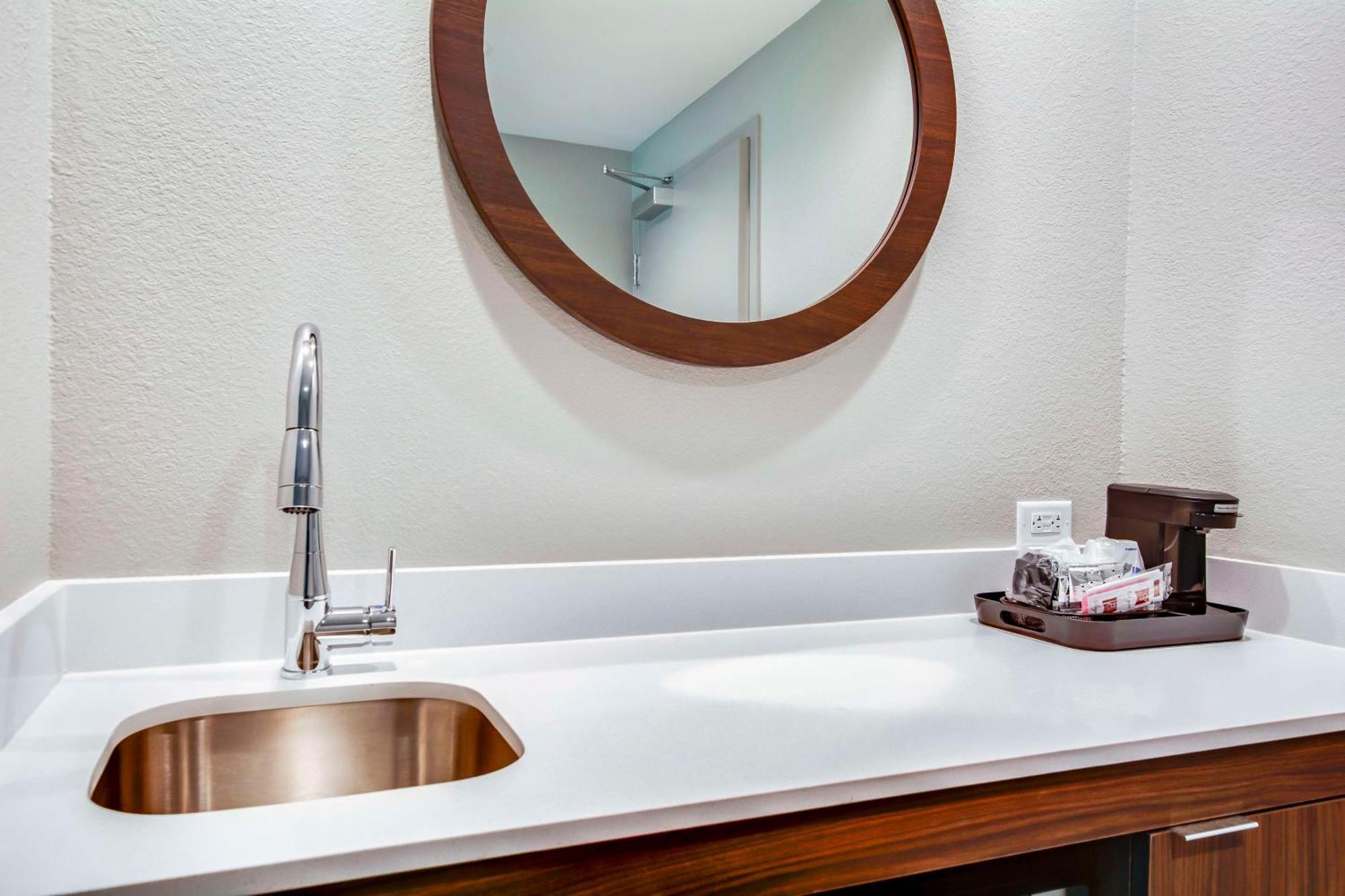 Hampton Inn & Suites By Hilton Louisville East Oxmoor מראה חיצוני תמונה