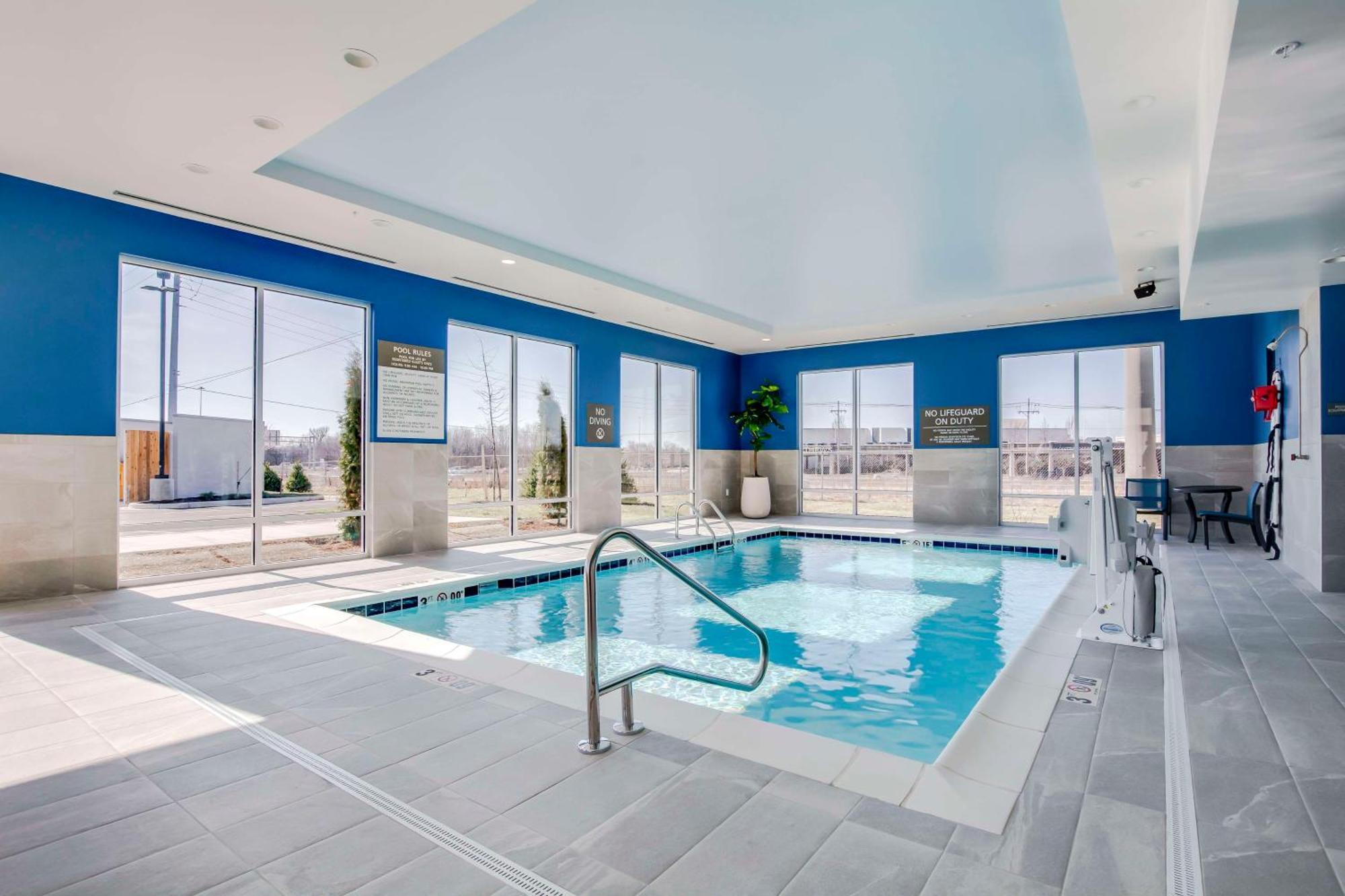 Hampton Inn & Suites By Hilton Louisville East Oxmoor מראה חיצוני תמונה
